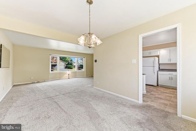 1100 LILAC LN, Reading, PA 19609