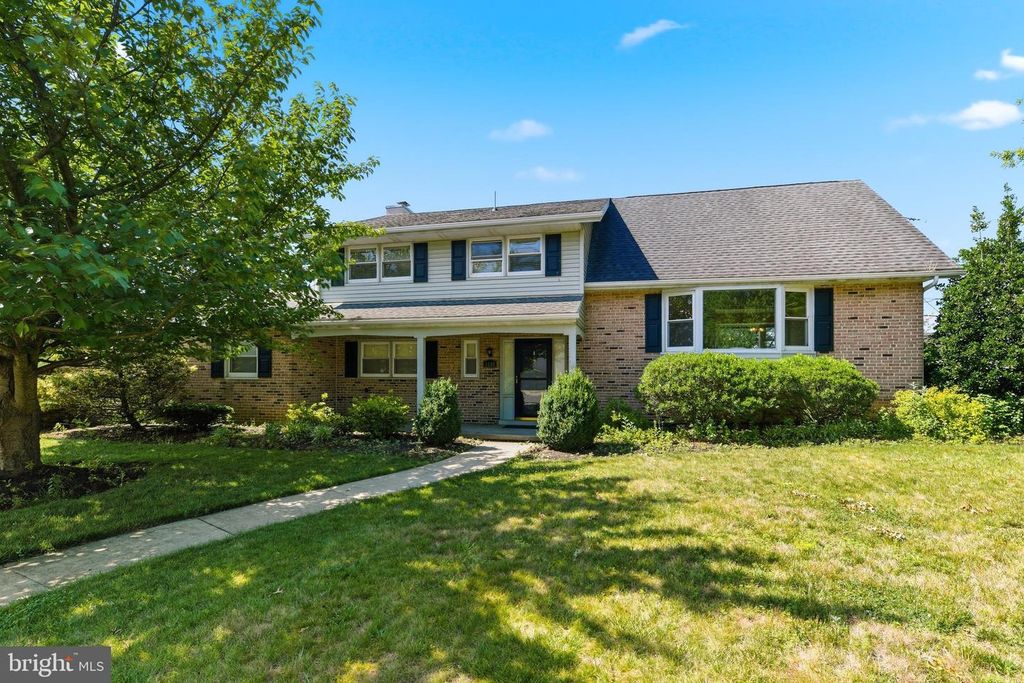 1100 LILAC LN, Reading, PA 19609
