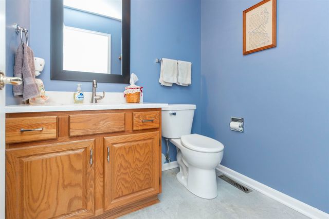 60506 Woodstock Drive, South Bend, IN 46614