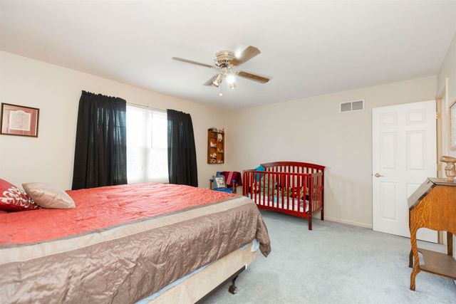 60506 Woodstock Drive, South Bend, IN 46614