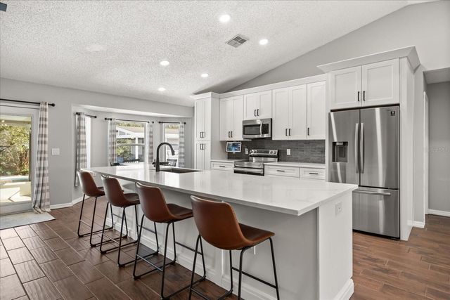 275 WALNUT AVENUE, Orange City, FL 32763