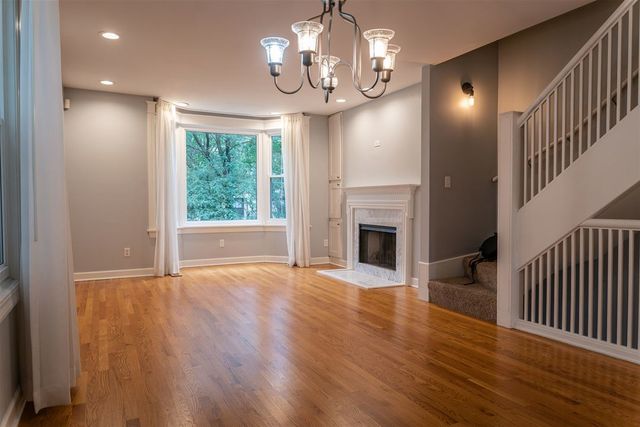 3835 N Fremont Street, Chicago, IL 60613