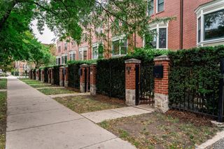 3835 N Fremont Street, Chicago, IL 60613