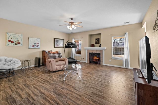 1041 Applewood Circle, Centerton, AR 72719