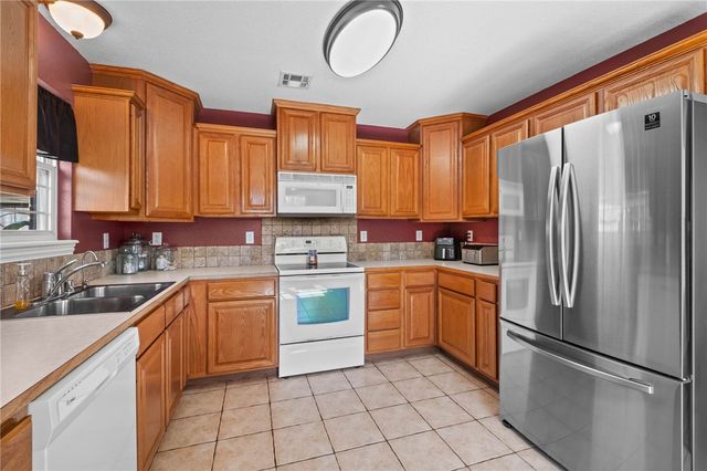 1041 Applewood Circle, Centerton, AR 72719