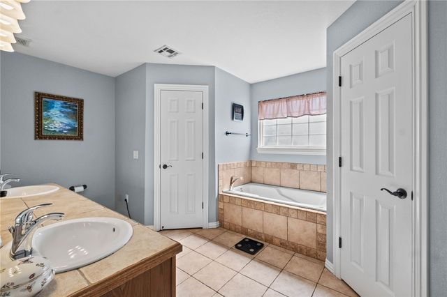 1041 Applewood Circle, Centerton, AR 72719