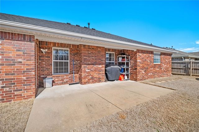 1041 Applewood Circle, Centerton, AR 72719