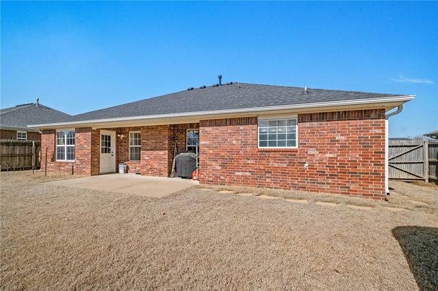 1041 Applewood Circle, Centerton, AR 72719