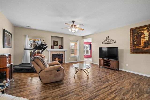 1041 Applewood Circle, Centerton, AR 72719