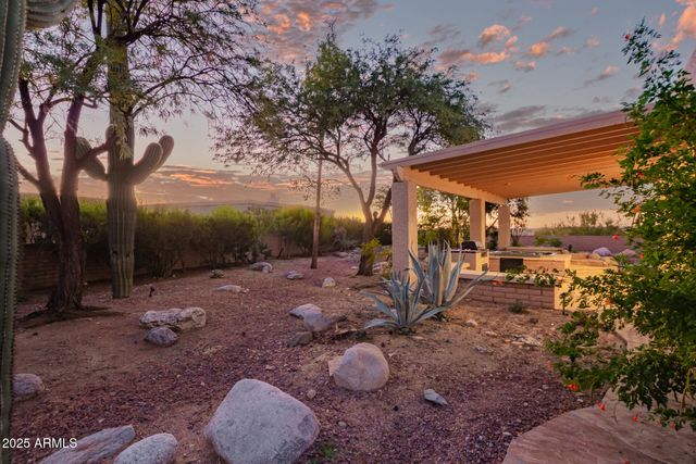 2021 W CLEAR SKY Court, Tucson, AZ 85704