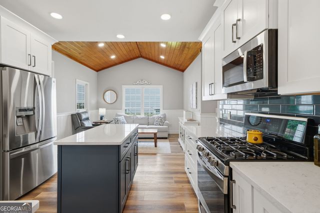 717 Parkside Drive, Woodstock, GA 30188