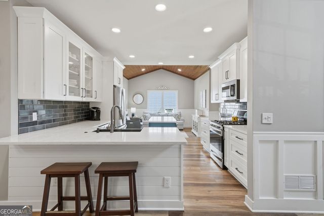 717 Parkside Drive, Woodstock, GA 30188