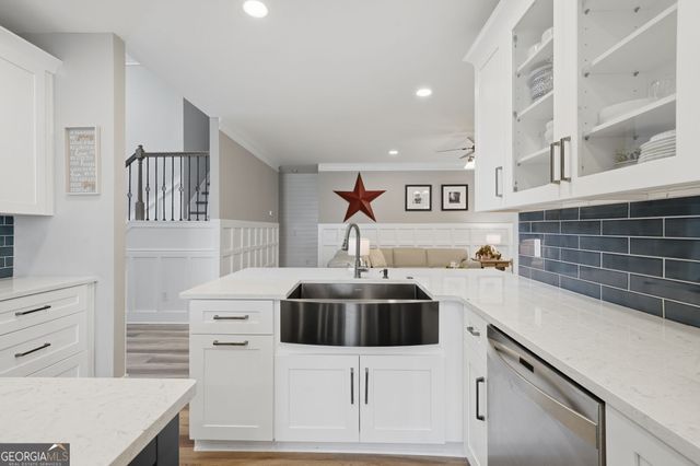 717 Parkside Drive, Woodstock, GA 30188