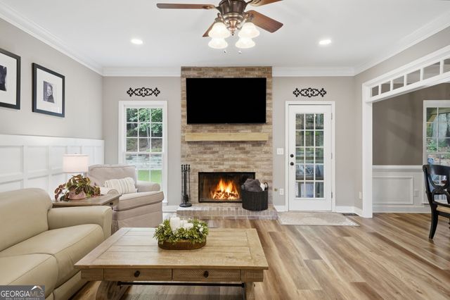 717 Parkside Drive, Woodstock, GA 30188