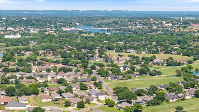 148 Preston Trail, Meadowlakes, TX 78654