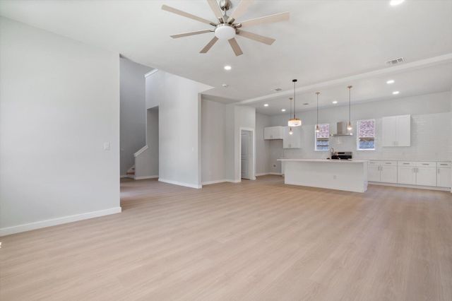 148 Preston Trail, Meadowlakes, TX 78654