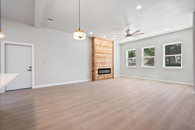 148 Preston Trail, Meadowlakes, TX 78654