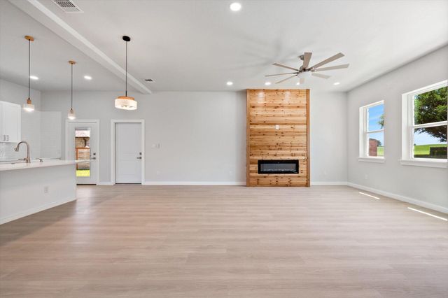 148 Preston Trail, Meadowlakes, TX 78654