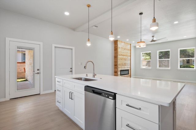 148 Preston Trail, Meadowlakes, TX 78654