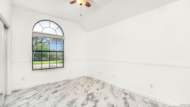 2204 geneva, Castroville, TX 78009