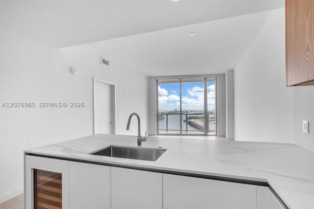 1400 Biscayne Blvd 2305, Miami, FL 33132