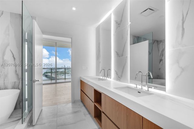 1400 Biscayne Blvd 2305, Miami, FL 33132