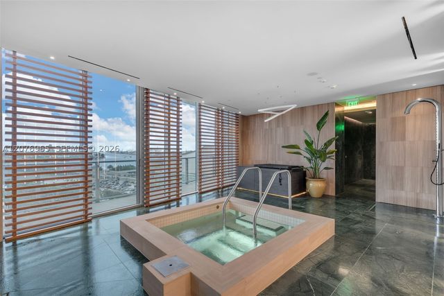 1400 Biscayne Blvd 2305, Miami, FL 33132