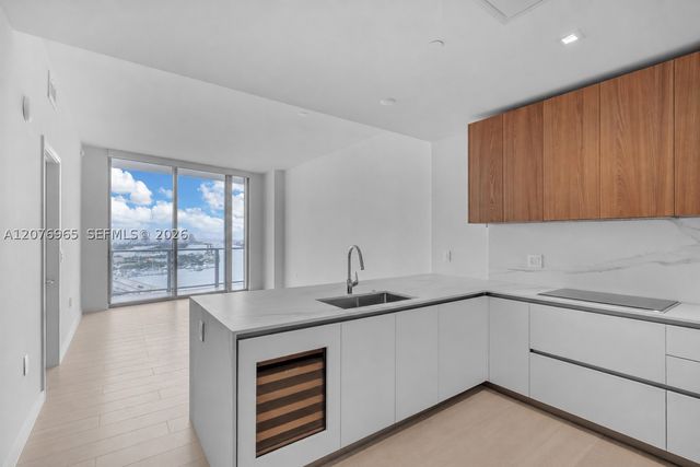 1400 Biscayne Blvd 2305, Miami, FL 33132
