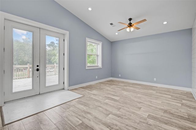16947 Pioneer Trail, Conroe, TX 77302