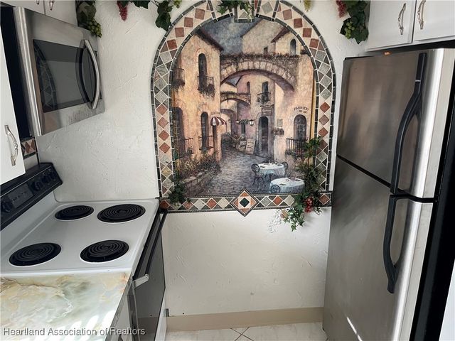 4810 Leucadendra Drive, Sebring, FL 33872