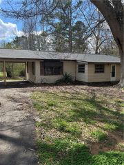 355 Whitfield Drive, Dallas, GA 30132