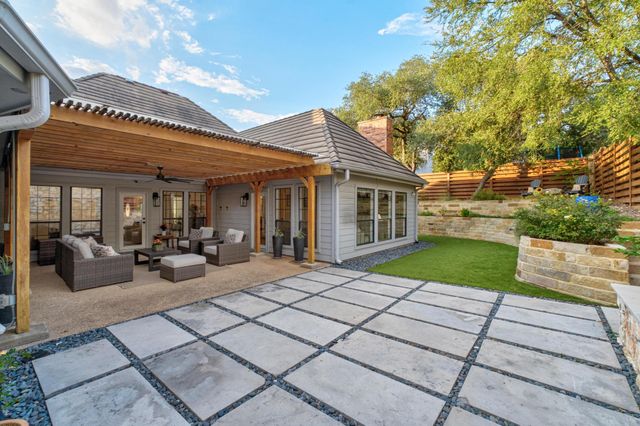 129 CREST VIEW DR, Lakeway, TX 78734