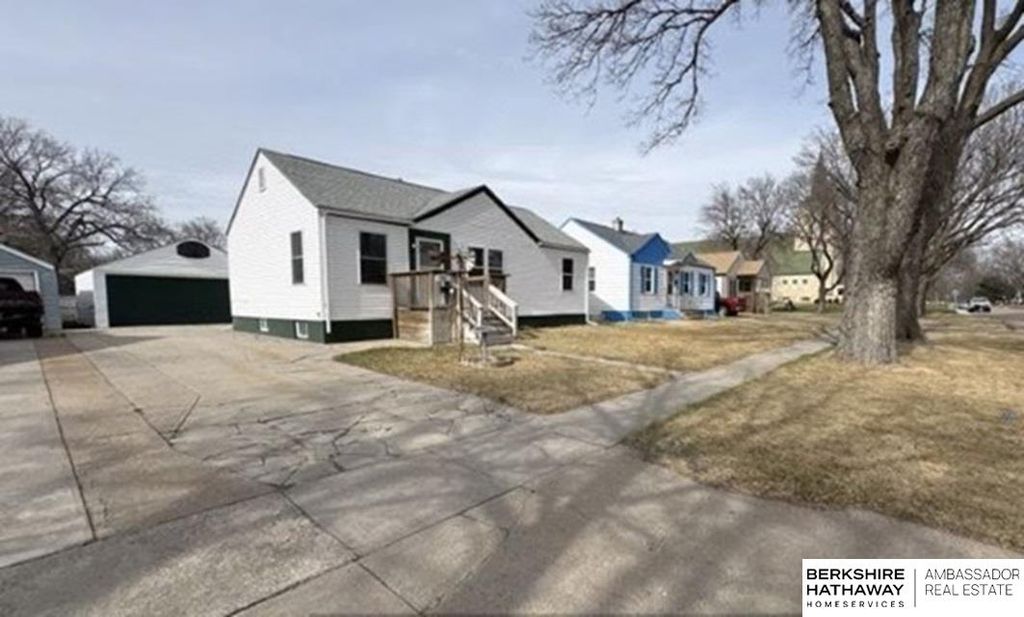312 W 12th Street, Grand Island, NE 68801