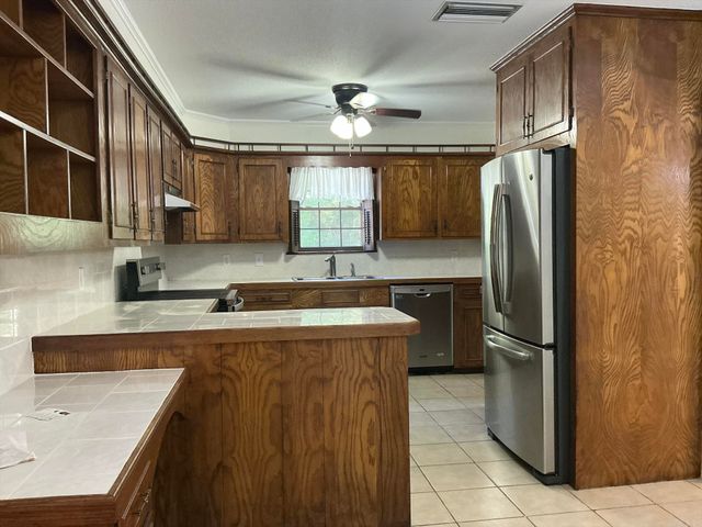 127 S Dogwood, Crossett, AR 71635