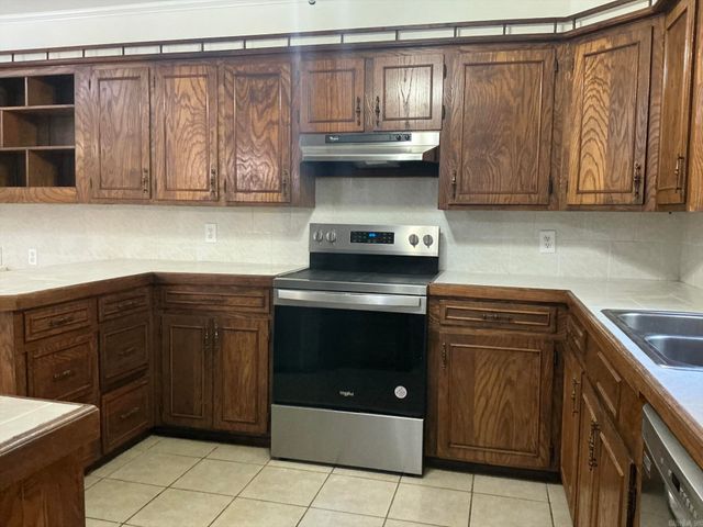 127 S Dogwood, Crossett, AR 71635