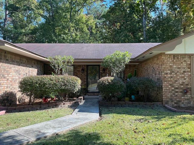 127 S Dogwood, Crossett, AR 71635
