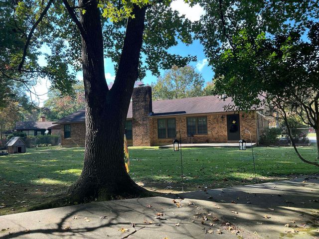 127 S Dogwood, Crossett, AR 71635