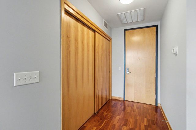 1211 Lagoon Avenue 410, Minneapolis, MN 55408