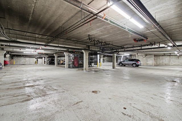 1211 Lagoon Avenue 410, Minneapolis, MN 55408