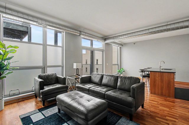 1211 Lagoon Avenue 410, Minneapolis, MN 55408