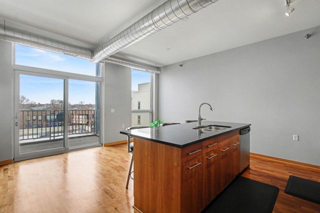 1211 Lagoon Avenue 410, Minneapolis, MN 55408