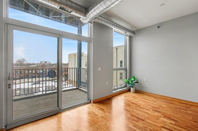 1211 Lagoon Avenue 410, Minneapolis, MN 55408