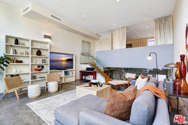 803 Wilcox Avenue 4, Los Angeles, CA 90038