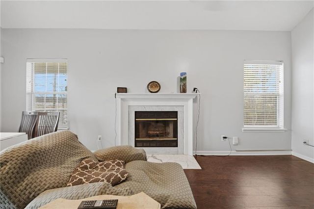 728 Inlet Quay Apt J, Chesapeake, VA 23320