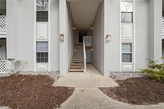 728 Inlet Quay Apt J, Chesapeake, VA 23320