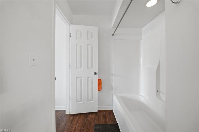 728 Inlet Quay Apt J, Chesapeake, VA 23320