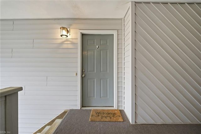 728 Inlet Quay Apt J, Chesapeake, VA 23320