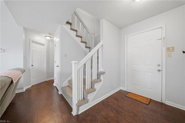 728 Inlet Quay Apt J, Chesapeake, VA 23320