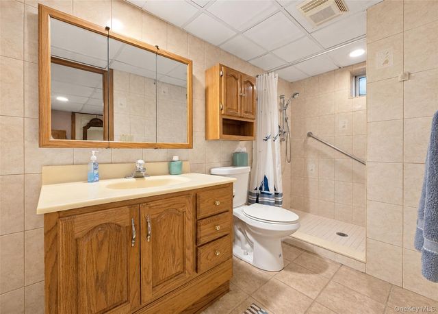 122 Evergreen Avenue, Medford, NY 11763