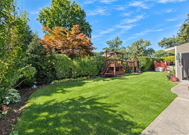 122 Evergreen Avenue, Medford, NY 11763